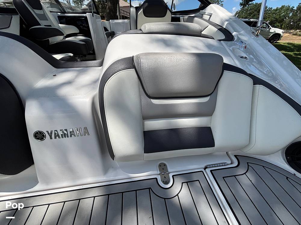 Slide: The Image of Yamaha 212 Limited 2020 - 15428848