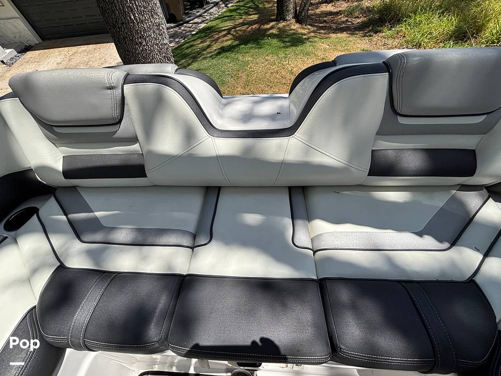 Slide: The Image of Yamaha 212 Limited 2020 - 15428853