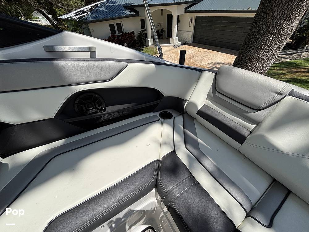 Slide: The Image of Yamaha 212 Limited 2020 - 15428854