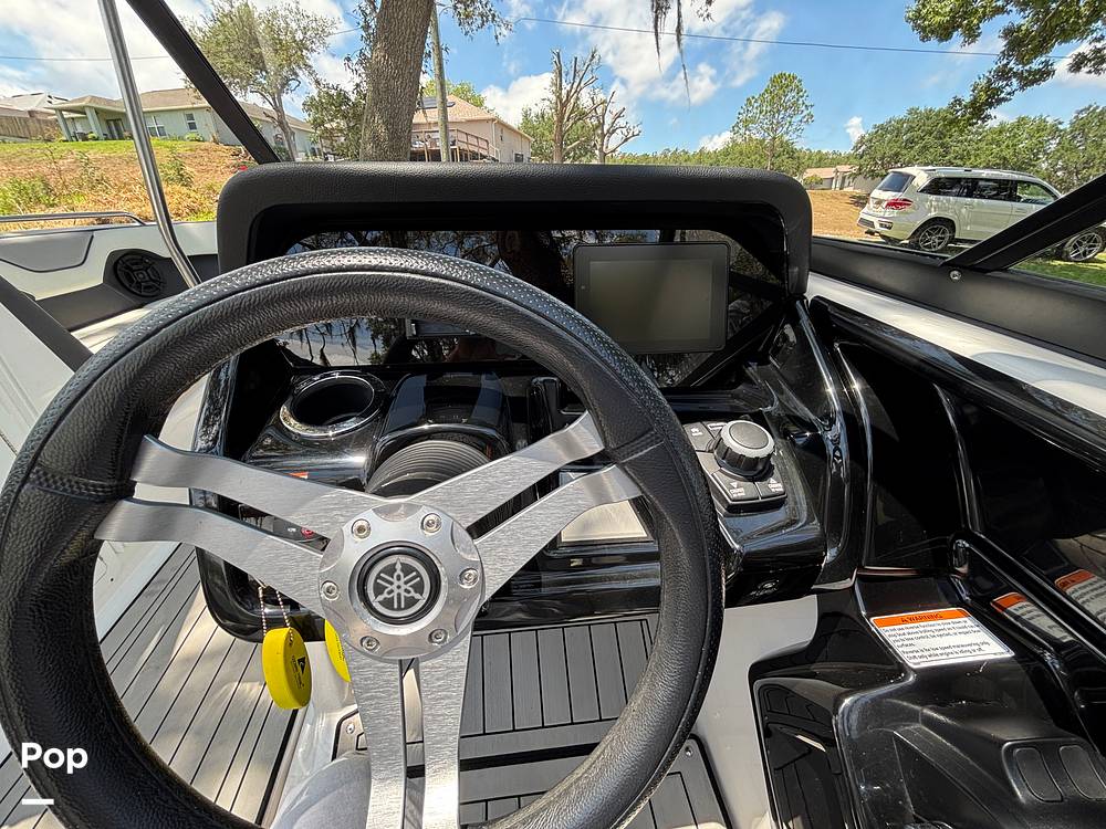 Slide: The Image of Yamaha 212 Limited 2020 - 15428860