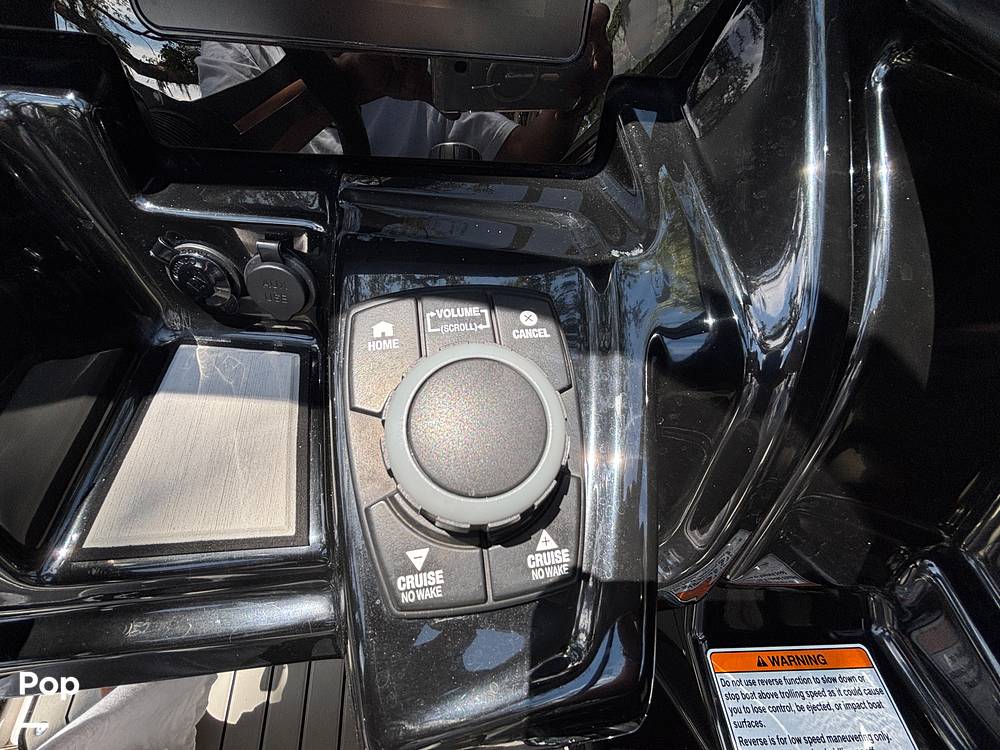 Slide: The Image of Yamaha 212 Limited 2020 - 15428862