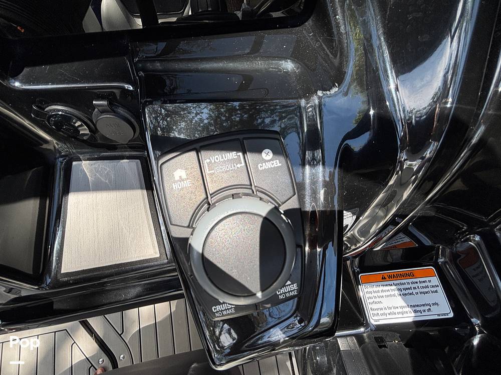 Slide: The Image of Yamaha 212 Limited 2020 - 15428867