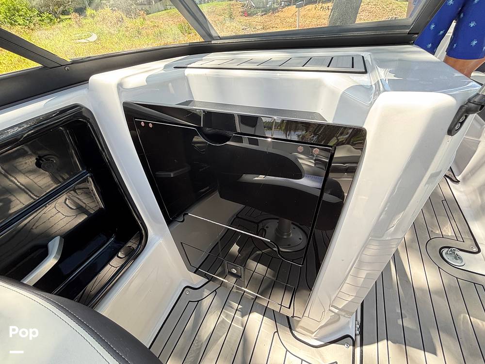 Slide: The Image of Yamaha 212 Limited 2020 - 15428869