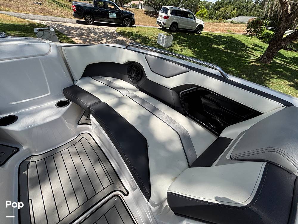 Slide: The Image of Yamaha 212 Limited 2020 - 15428883