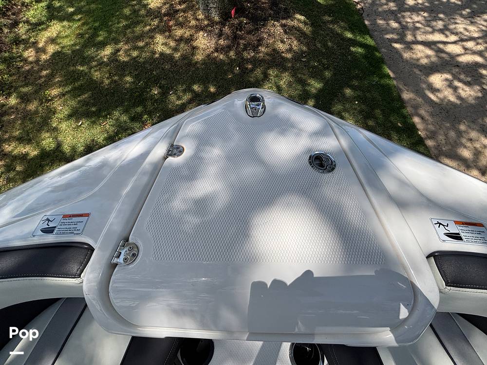 Slide: The Image of Yamaha 212 Limited 2020 - 15428886