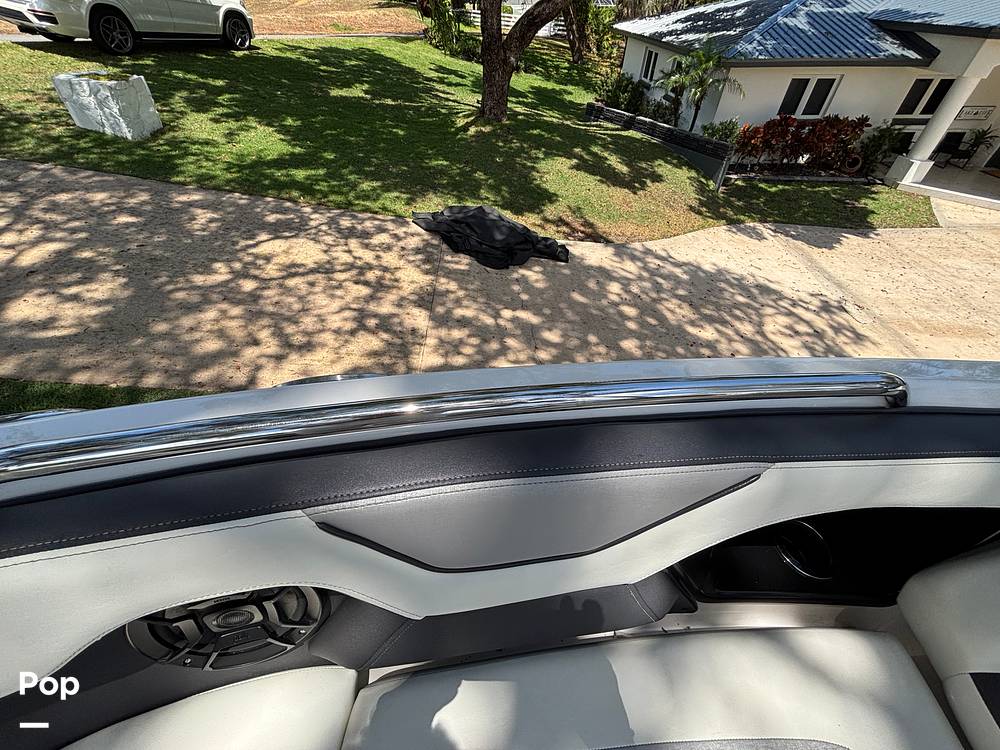 Slide: The Image of Yamaha 212 Limited 2020 - 15428888