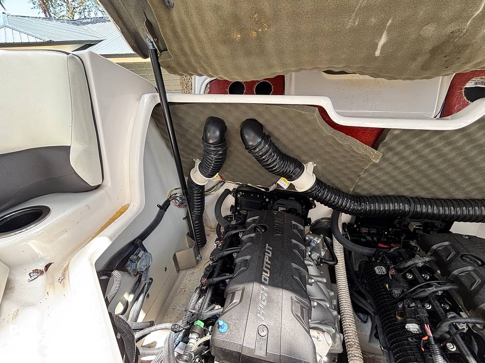 Slide: The Image of Yamaha 212 Limited 2020 - 15428893