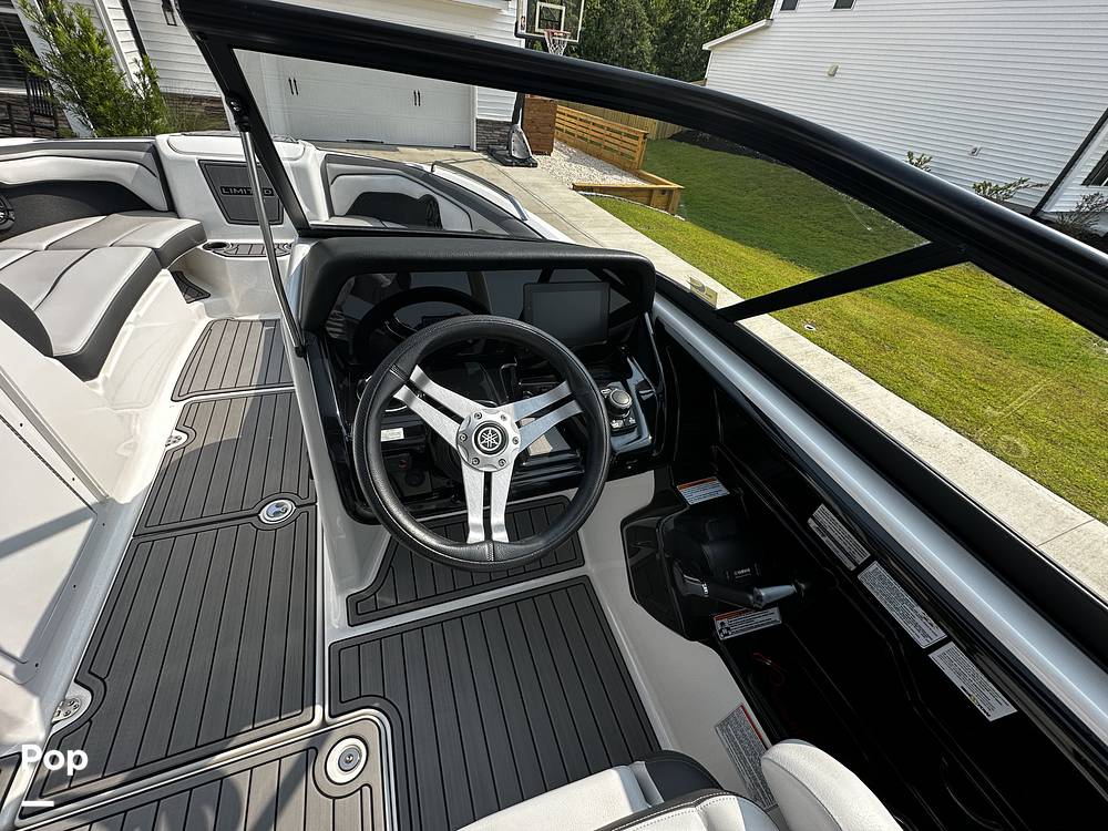 Slide: The Image of Yamaha 212 Limited S 2019 - 15550140