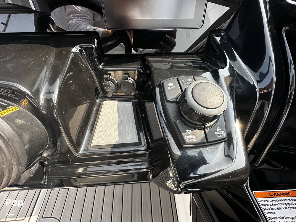 Slide: The Image of Yamaha 212 Limited S 2019 - 15550145