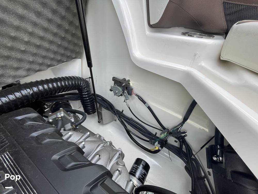 Slide: The Image of Yamaha 212S 2021 - 102