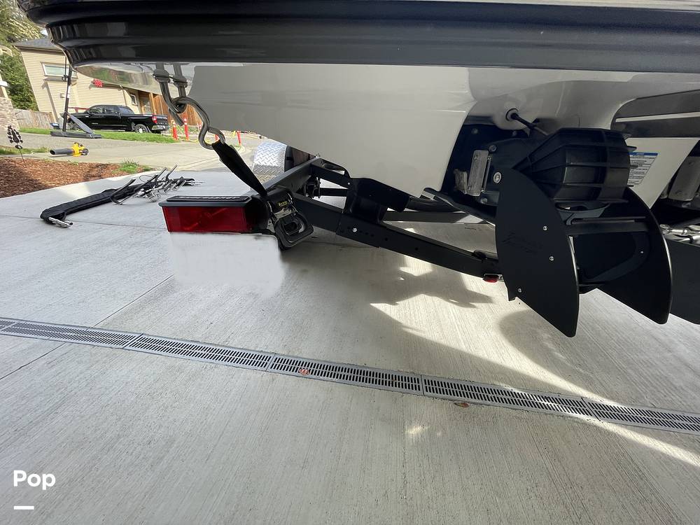 Slide: The Image of Yamaha 212S 2021 - 23