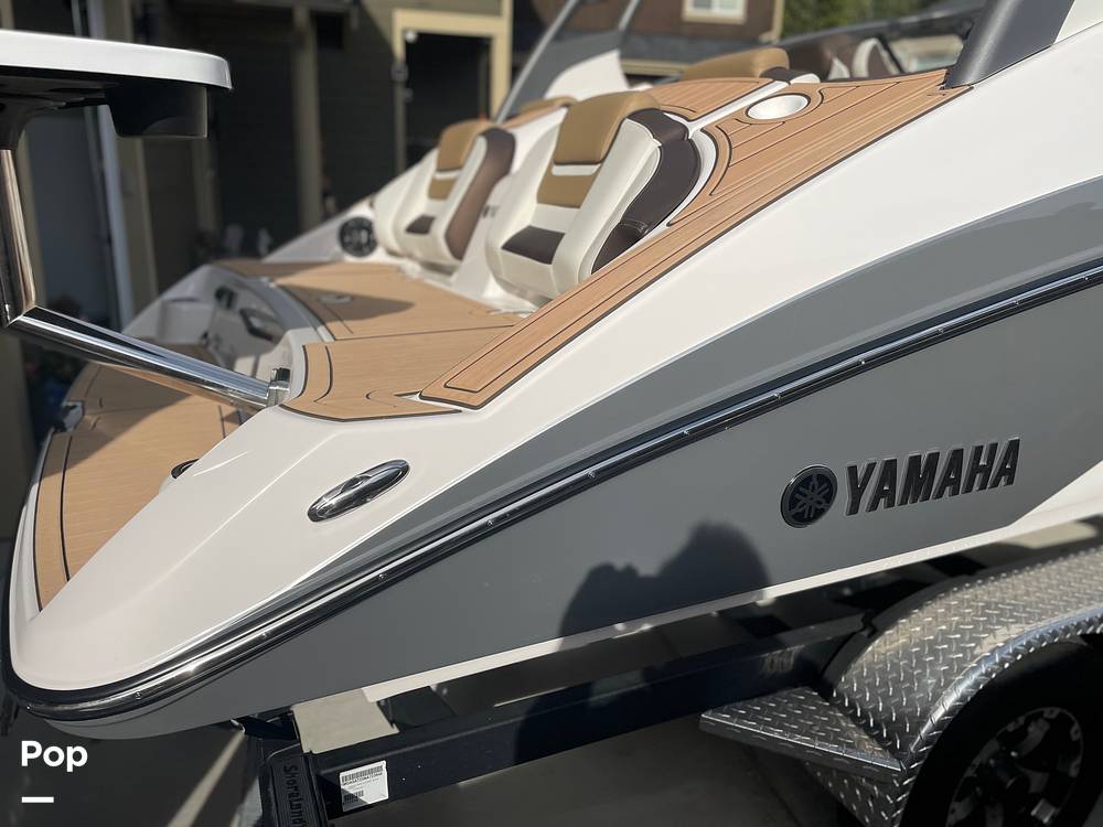 Slide: The Image of Yamaha 212S 2021 - 26