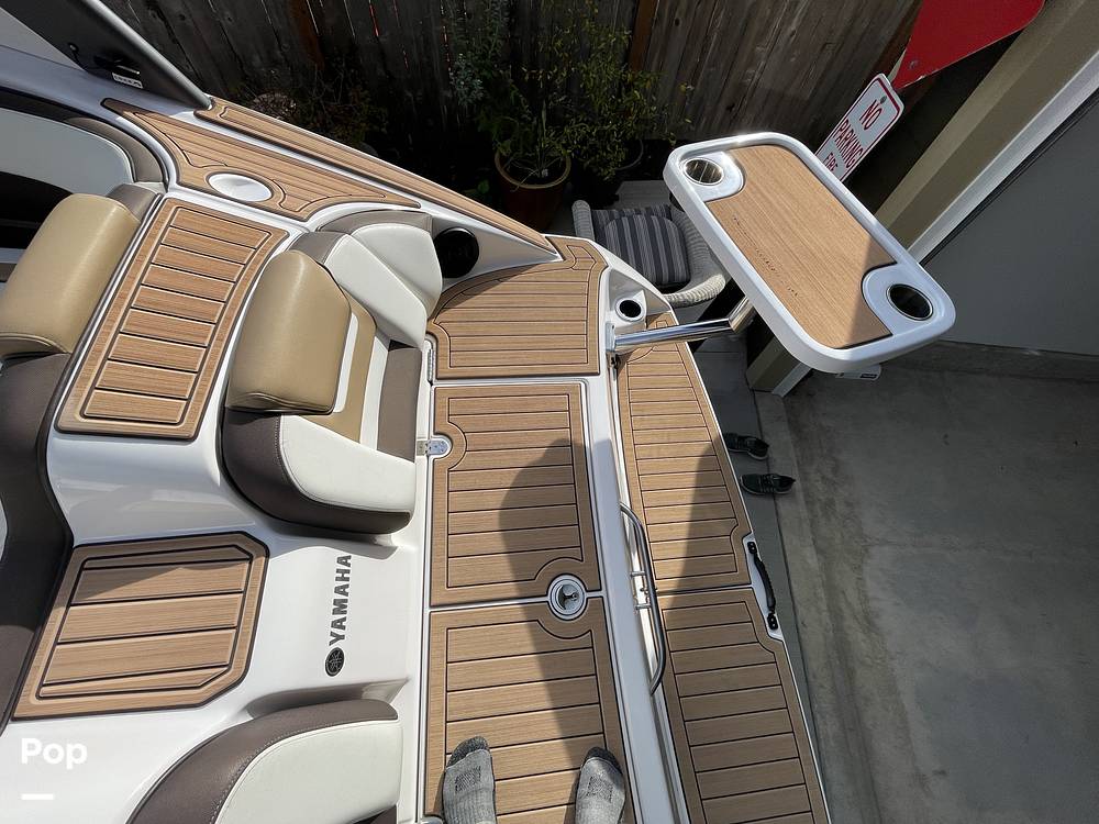 Slide: The Image of Yamaha 212S 2021 - 6