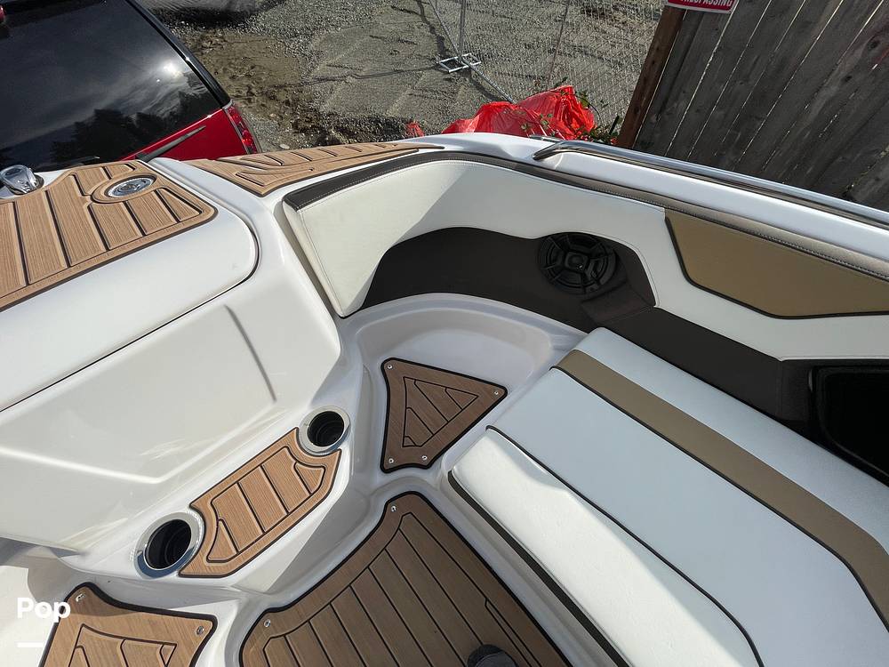 Slide: The Image of Yamaha 212S 2021 - 61