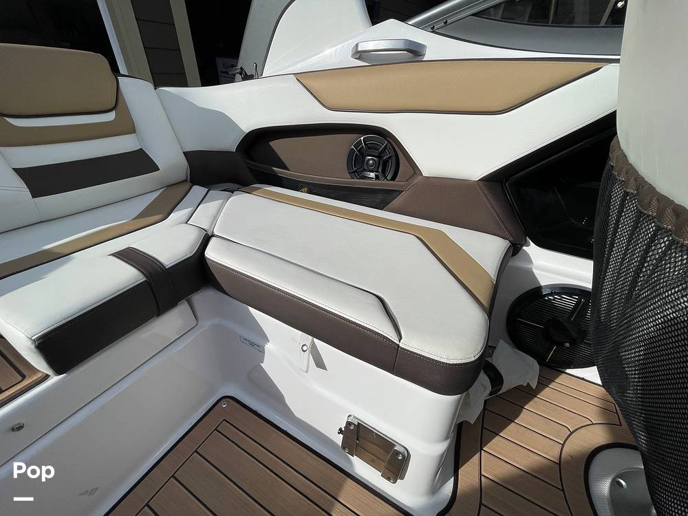 Slide: The Image of Yamaha 212S 2021 - 90