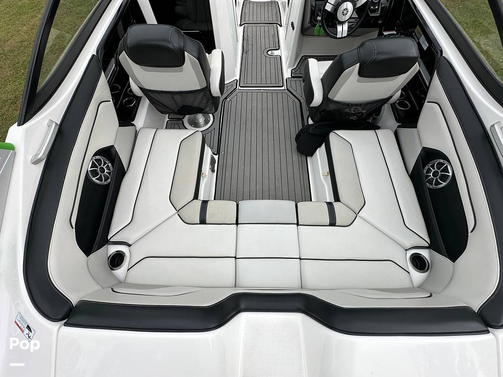Slide: The Image of Yamaha 212X 2018 - 16