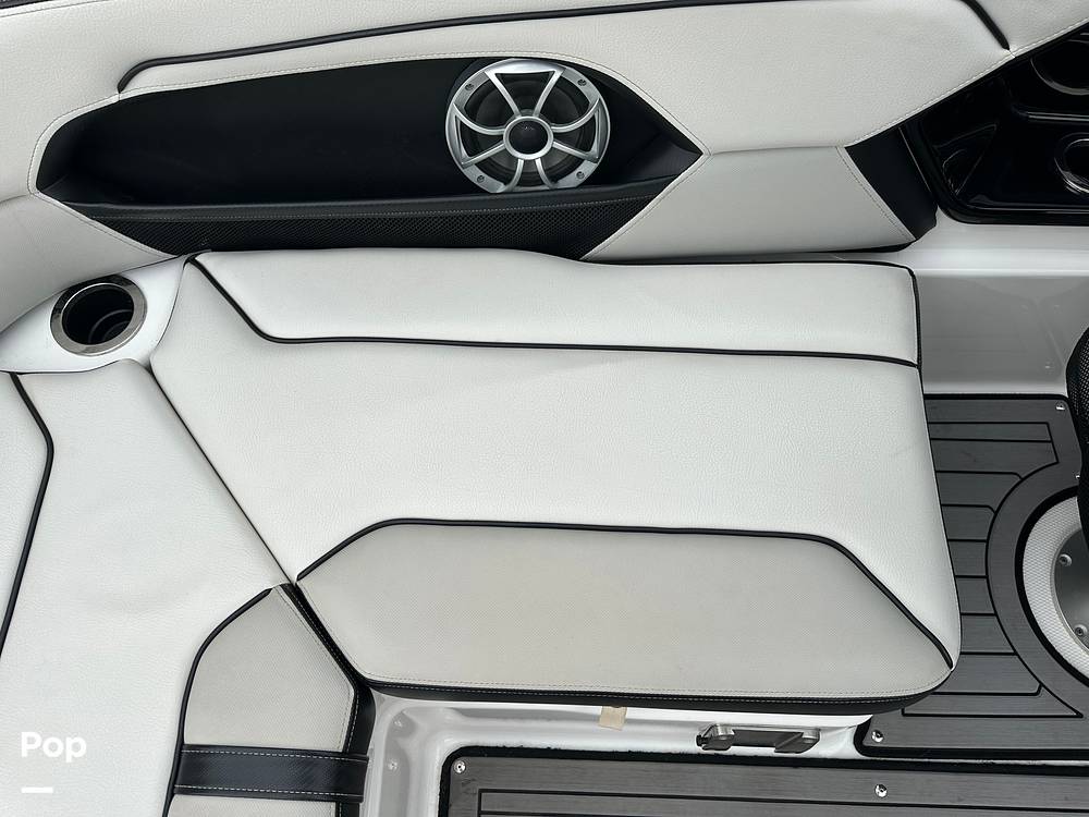 Slide: The Image of Yamaha 212X 2018 - 18