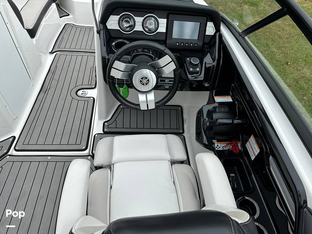 Slide: The Image of Yamaha 212X 2018 - 31