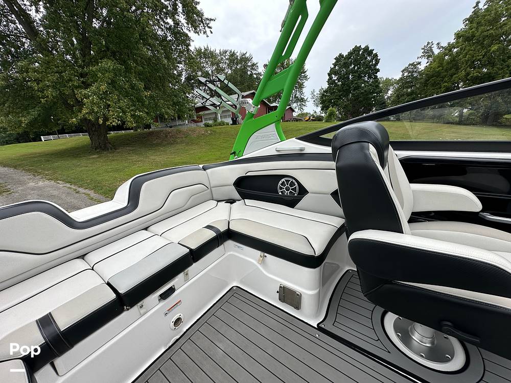 Slide: The Image of Yamaha 212X 2018 - 70