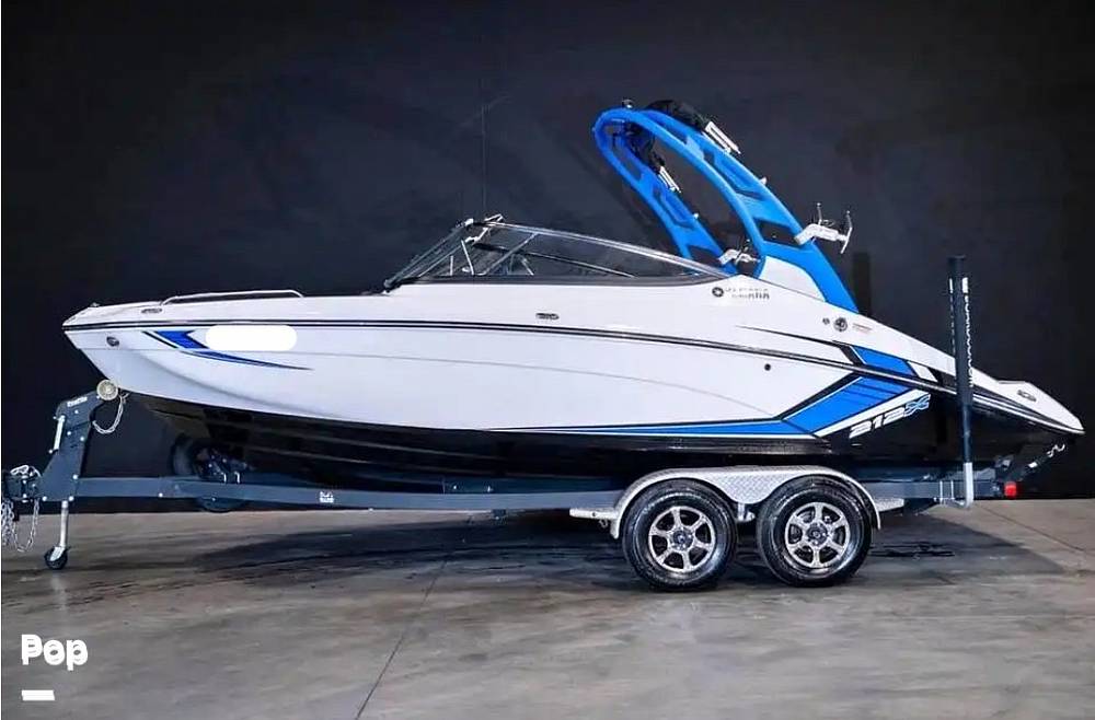 Slide: The Image of 2019 Yamaha 212X - 14867643