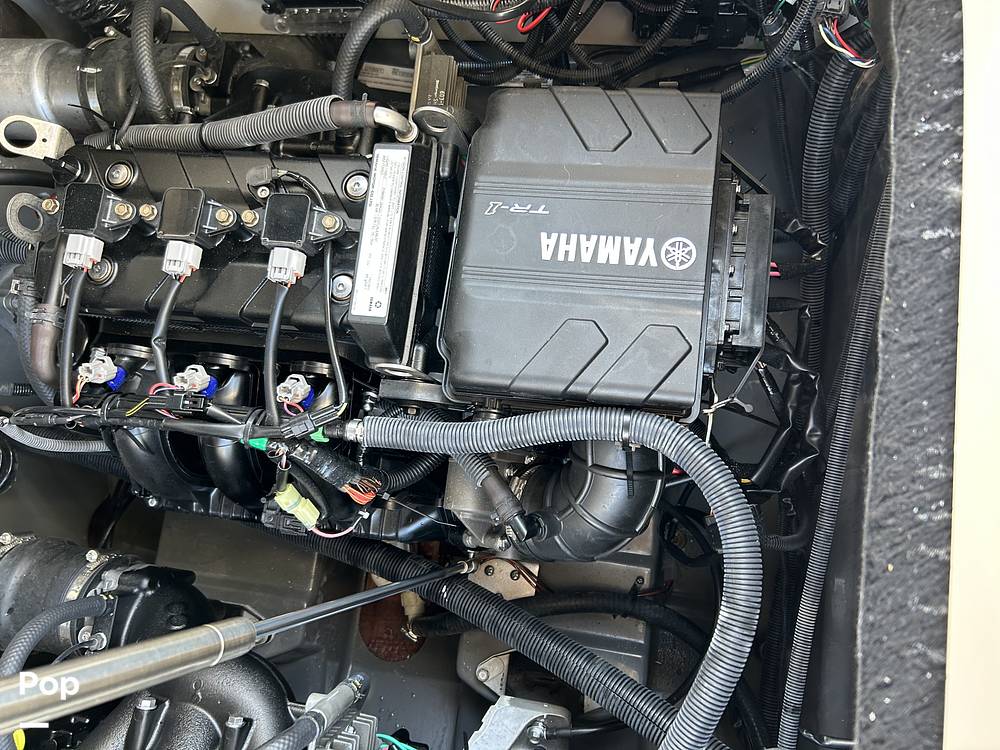 Slide: The Image of Yamaha 220 FSH 2023 - 14844062