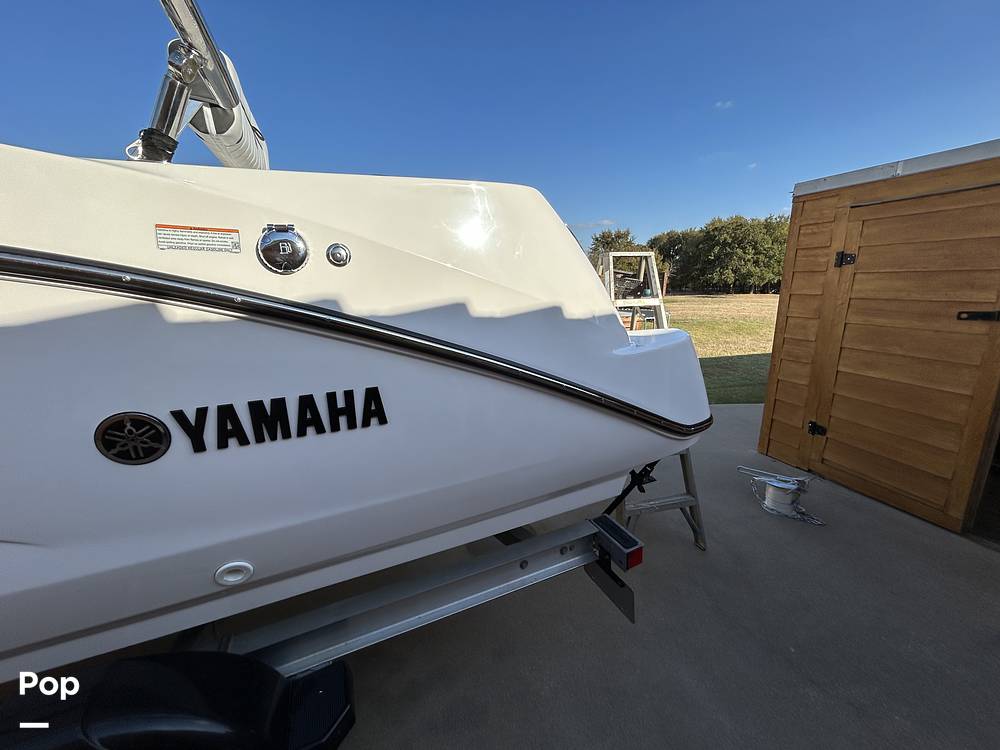 Slide: The Image of Yamaha 220 FSH 2023 - 14844077