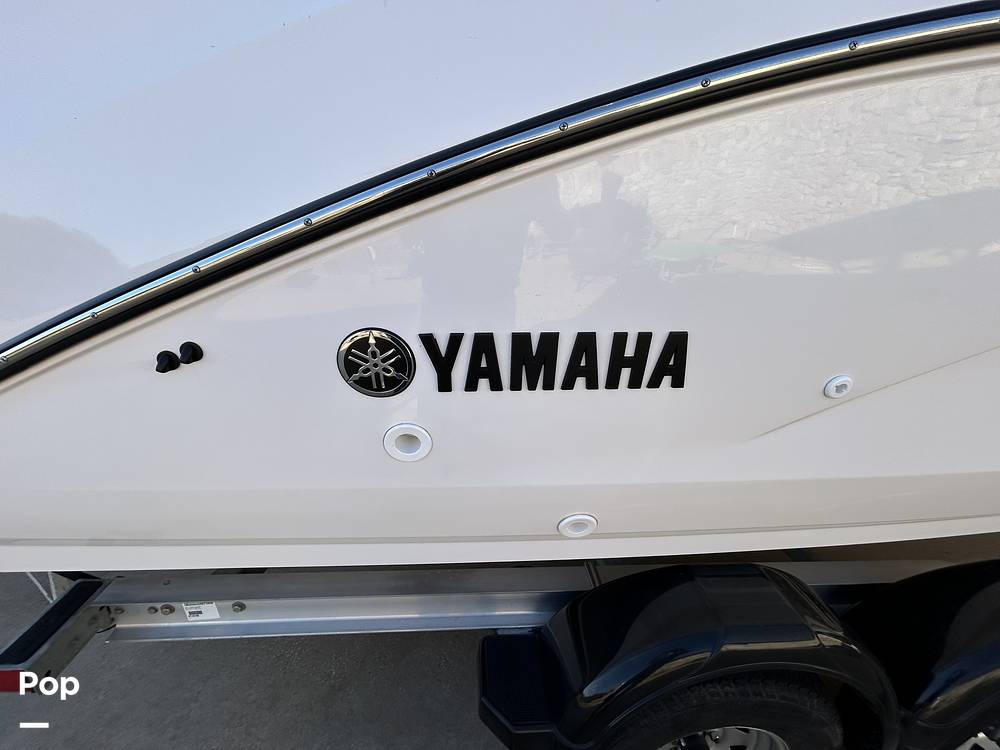 Slide: The Image of Yamaha 220 FSH 2023 - 14844083