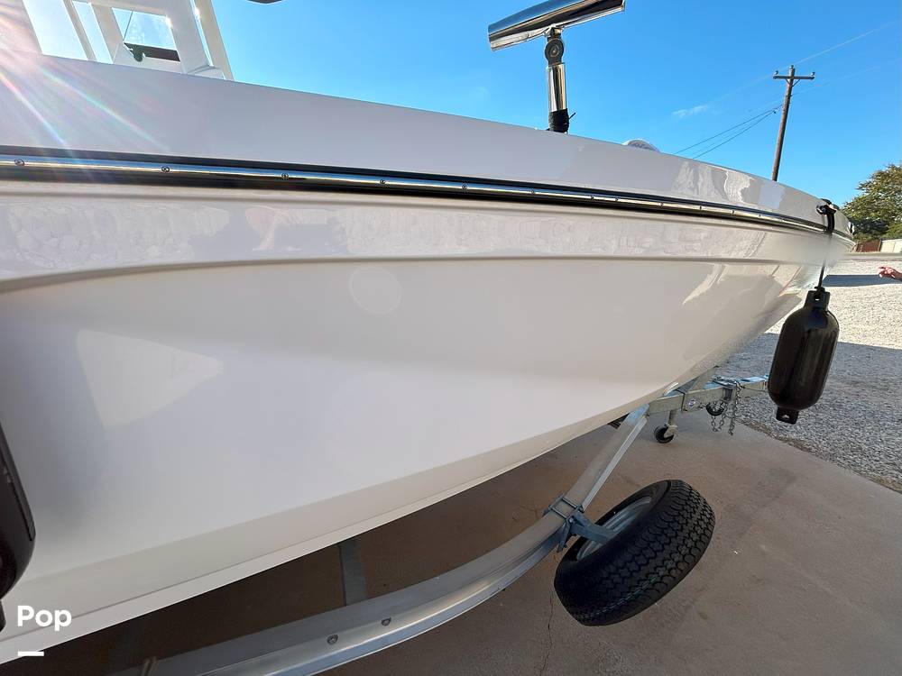 Slide: The Image of Yamaha 220 FSH 2023 - 14844085