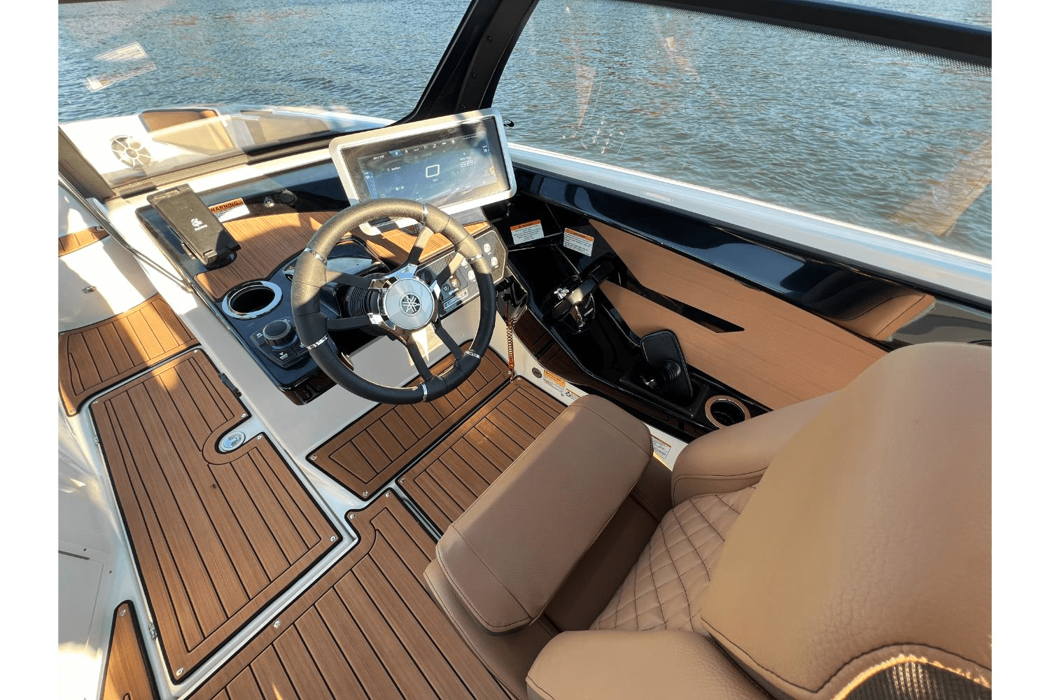 Slide: The Image of Yamaha 222SE 2025 - 16