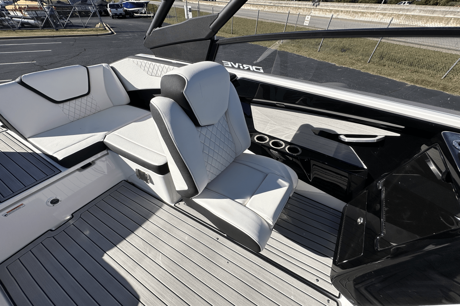 Slide: The Image of Yamaha 222SE 2025 - 16