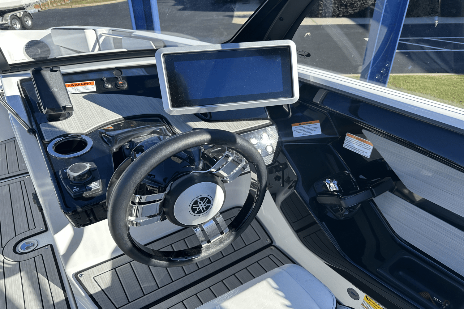 Slide: The Image of Yamaha 222SE 2025 - 18