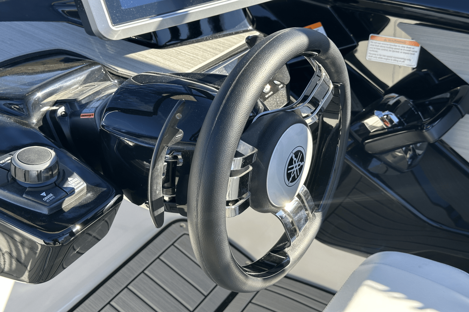 Slide: The Image of Yamaha 222SE 2025 - 19