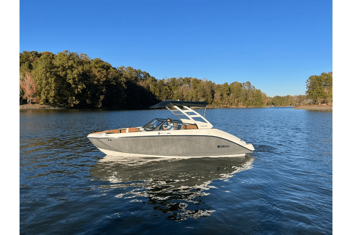 Slide: The Image of Yamaha 222SE 2025 - 2