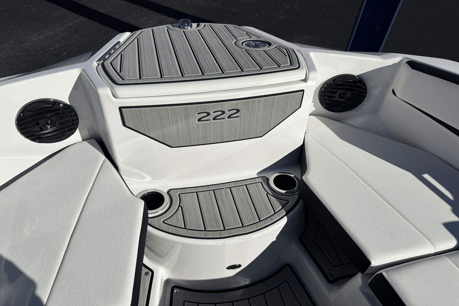 Slide: The Image of Yamaha 222SE 2025 - 7