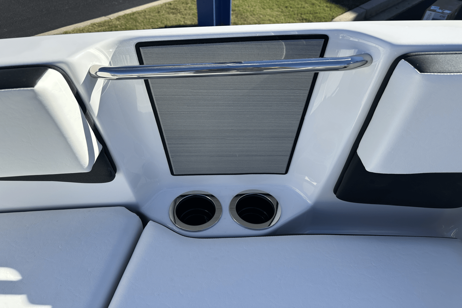 Slide: The Image of Yamaha 222SE 2025 - 9