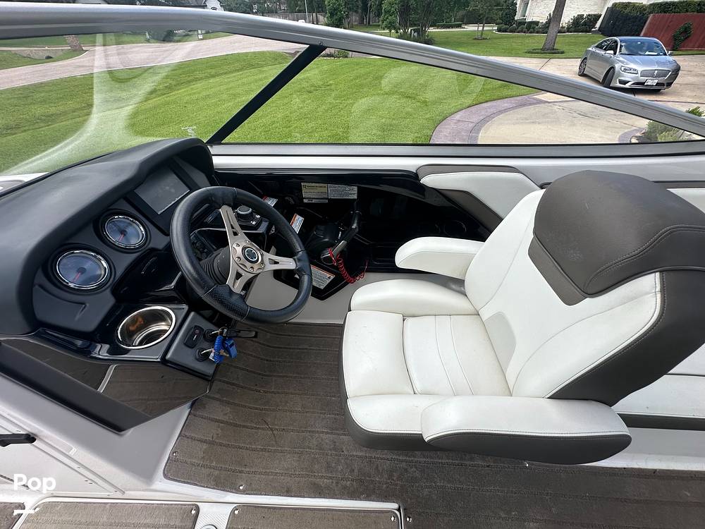 Slide: The Image of Captain's Chair - 15566718