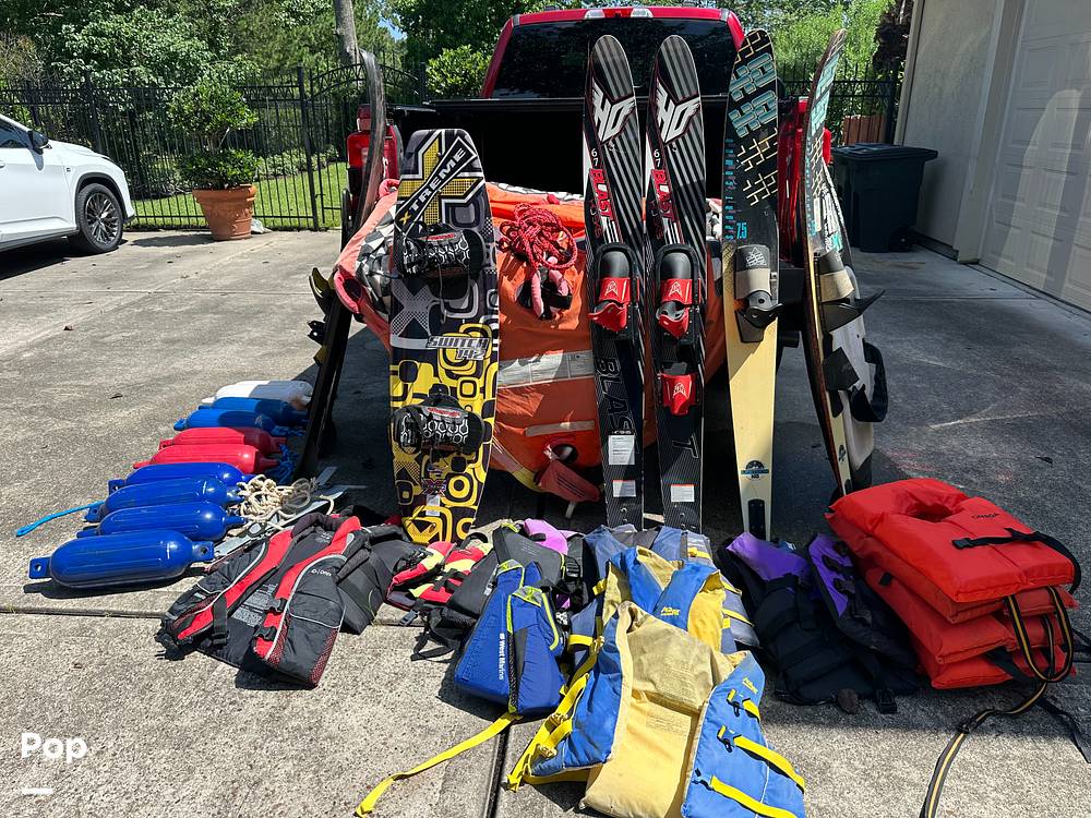 Slide: The Image of Water Toys - 15567448