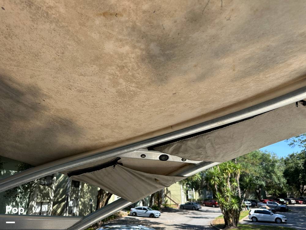 Slide: The Image of Lights & Speaker In Arch - 15417085