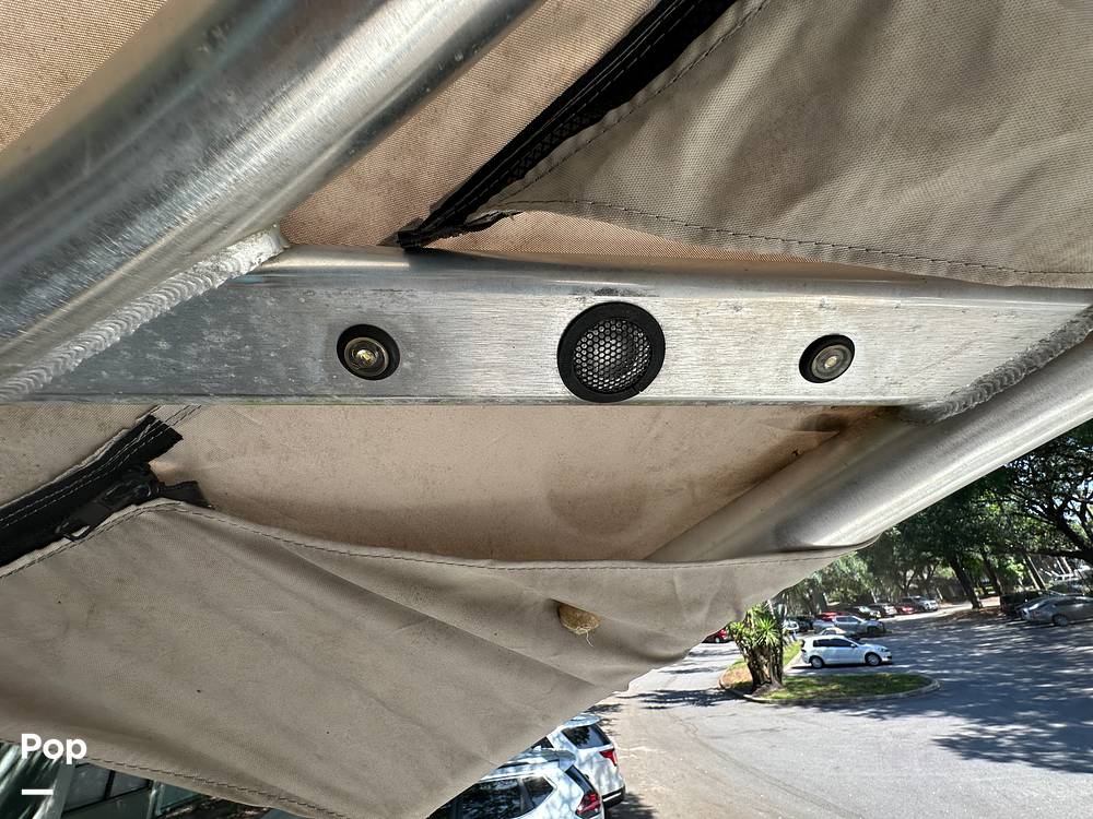 Slide: The Image of Lights &amp; Speaker In Arch - 15417088