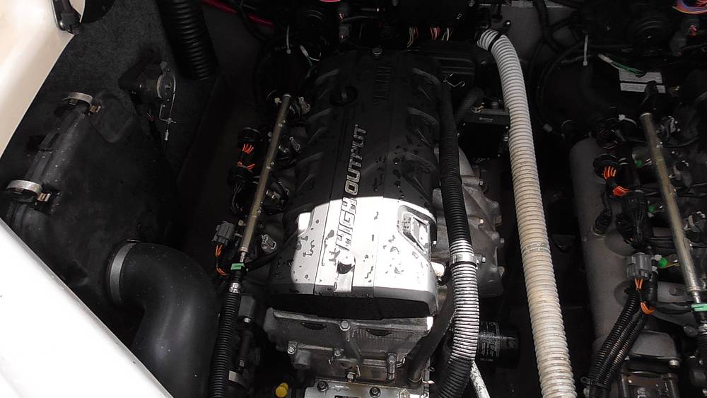 Slide: The Image of Yamaha 242 LIMITED S 2010 - 15535382