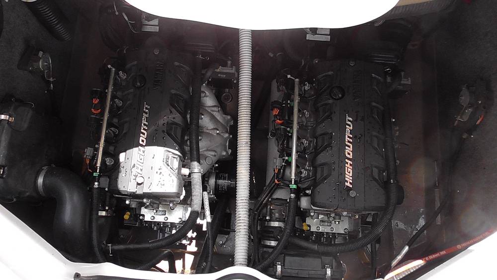 Slide: The Image of Yamaha 242 LIMITED S 2010 - 15535384