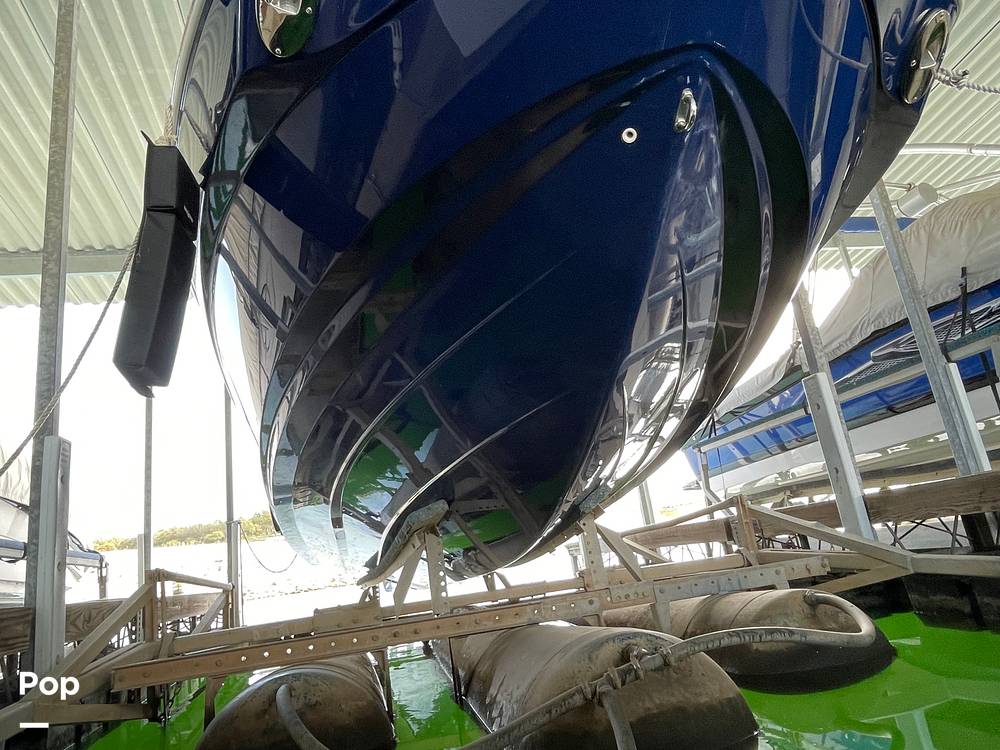 Slide: The Image of Bottom Hull - 12206086