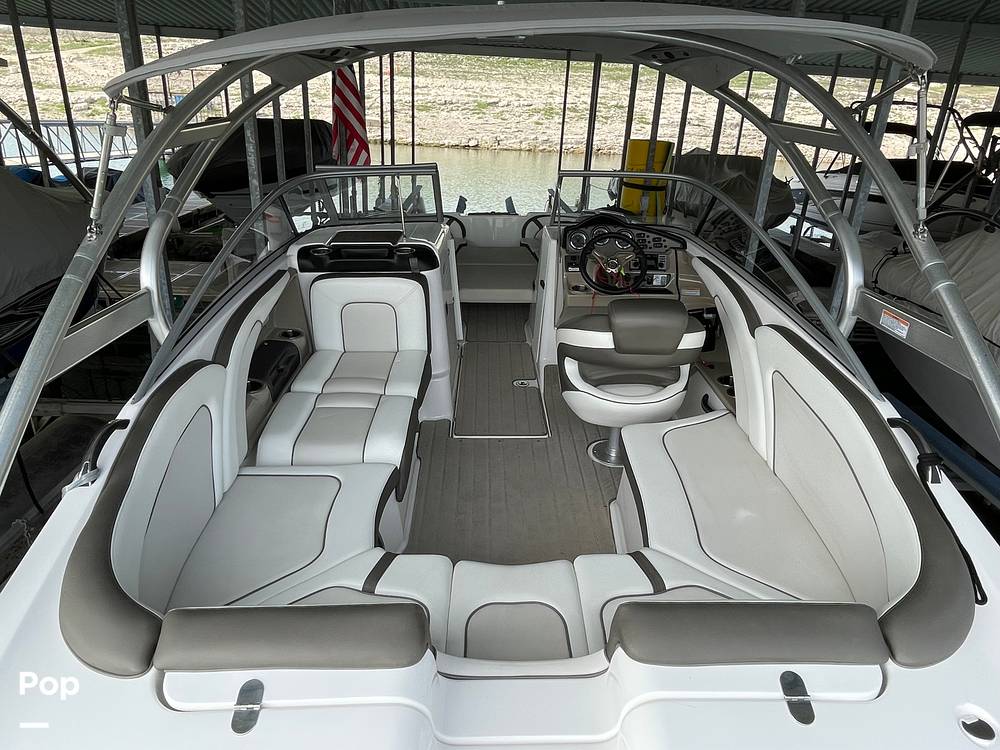Slide: The Image of Cockpit And Passenger Seating - 12206120