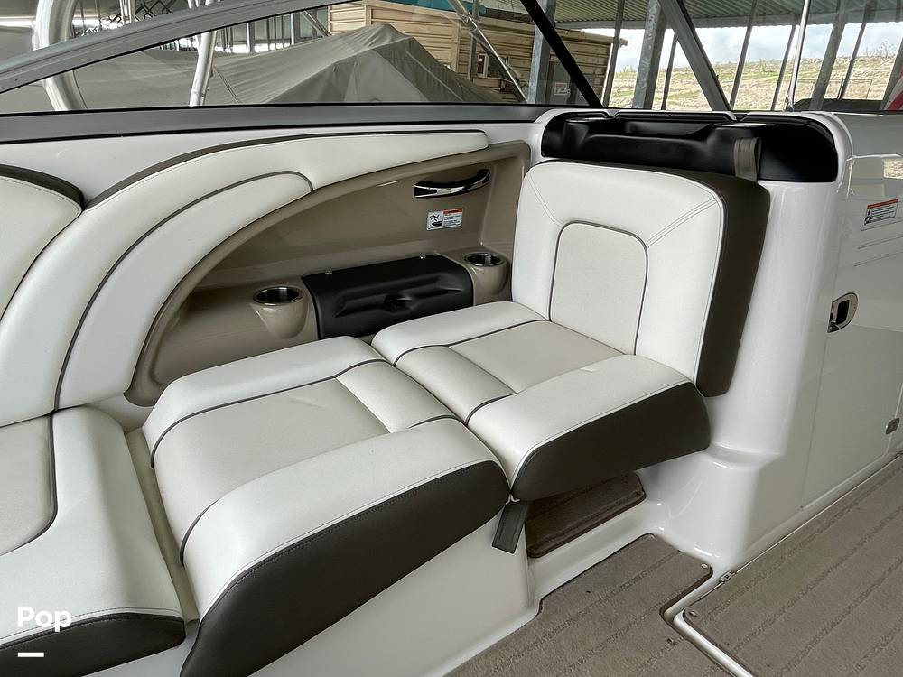Slide: The Image of Seat Back Against Console - 12206134
