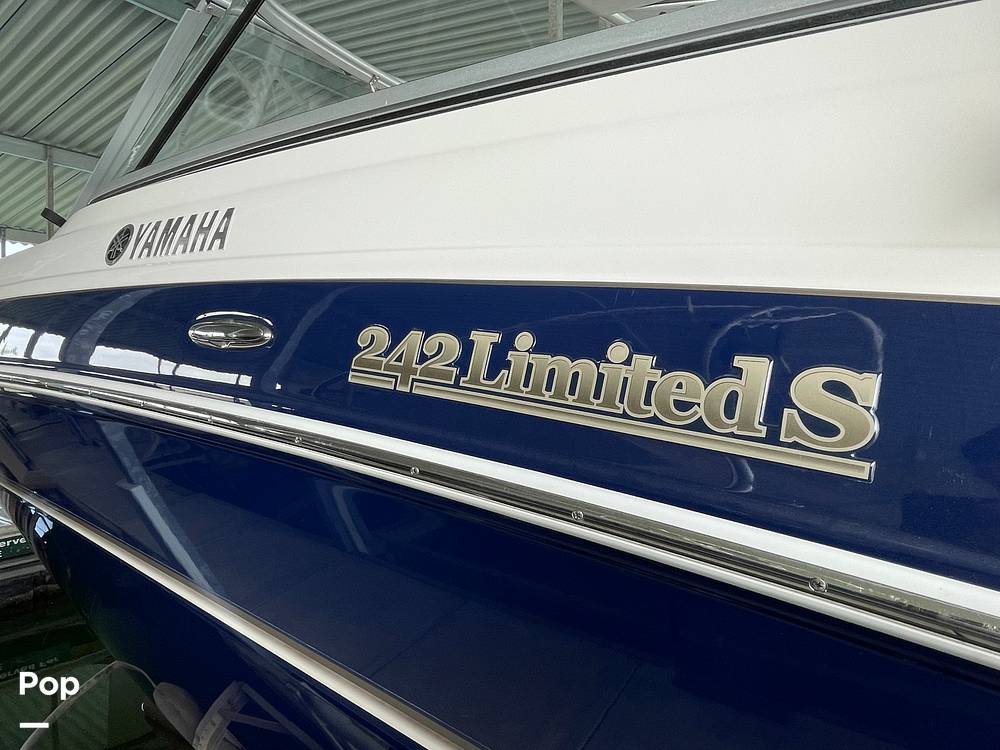 Slide: The Image of Boat Model - 12206090