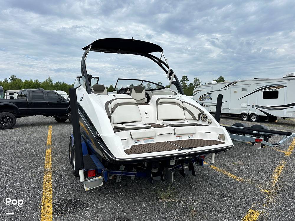 Slide: The Image of 2015 Yamaha 242 Limited S - 14157058