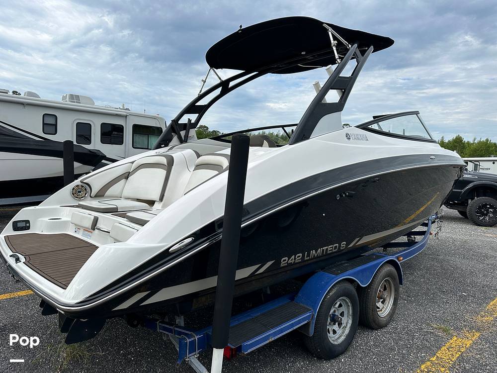Slide: The Image of 2015 Yamaha 242 Limited S - 14157061