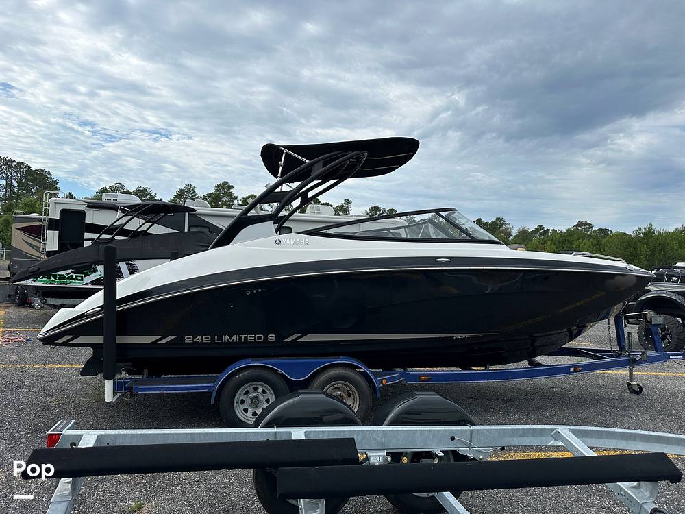Slide: The Image of 2015 Yamaha 242 Limited S - 14157062