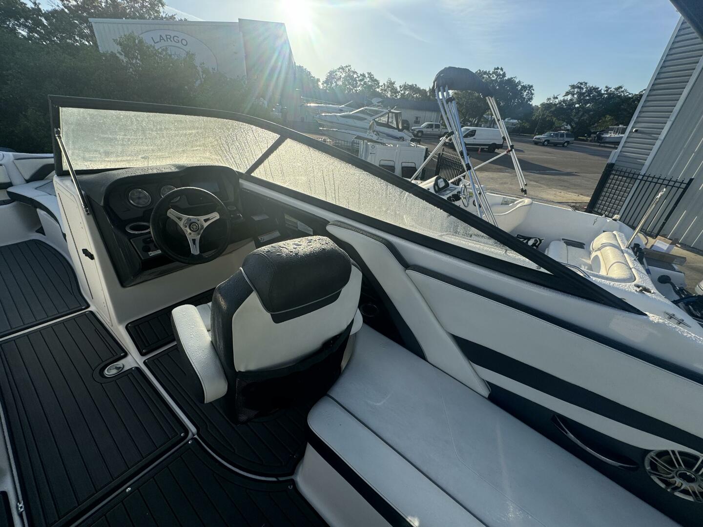 Slide: The Image of Yamaha 242 Limited S 2016 - 4627984