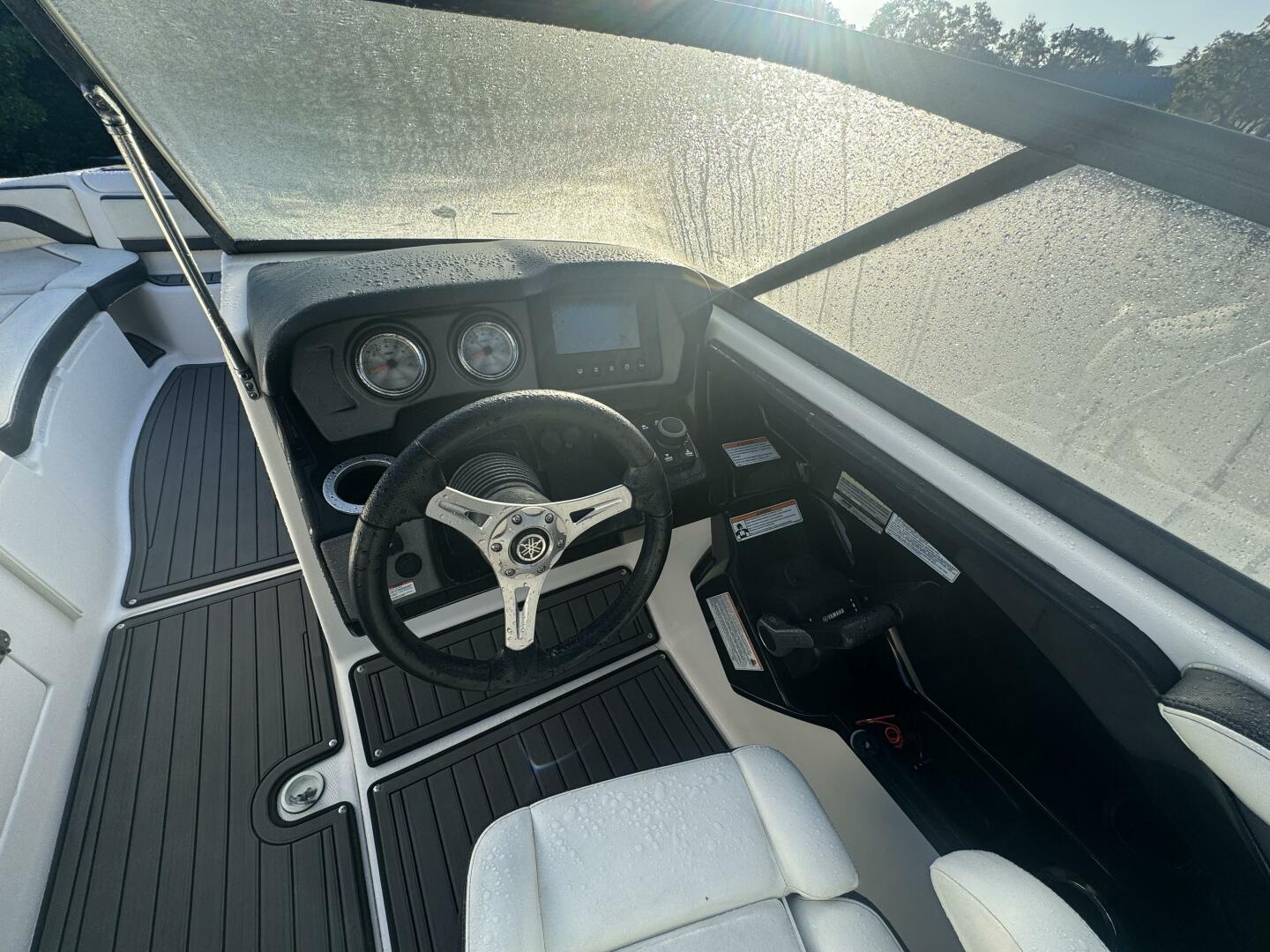 Slide: The Image of Yamaha 242 Limited S 2016 - 4627986